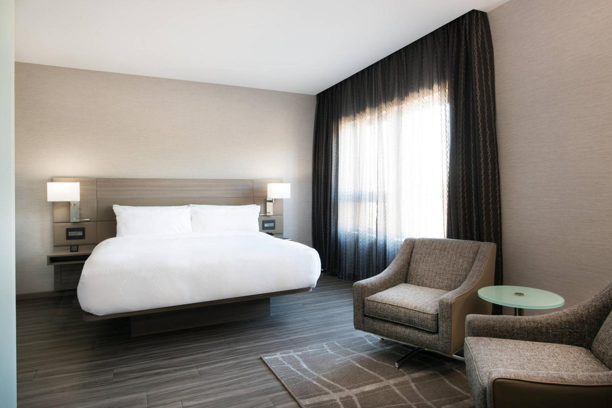 Hotel Ac Hotel By Marriott Boston Cambridge